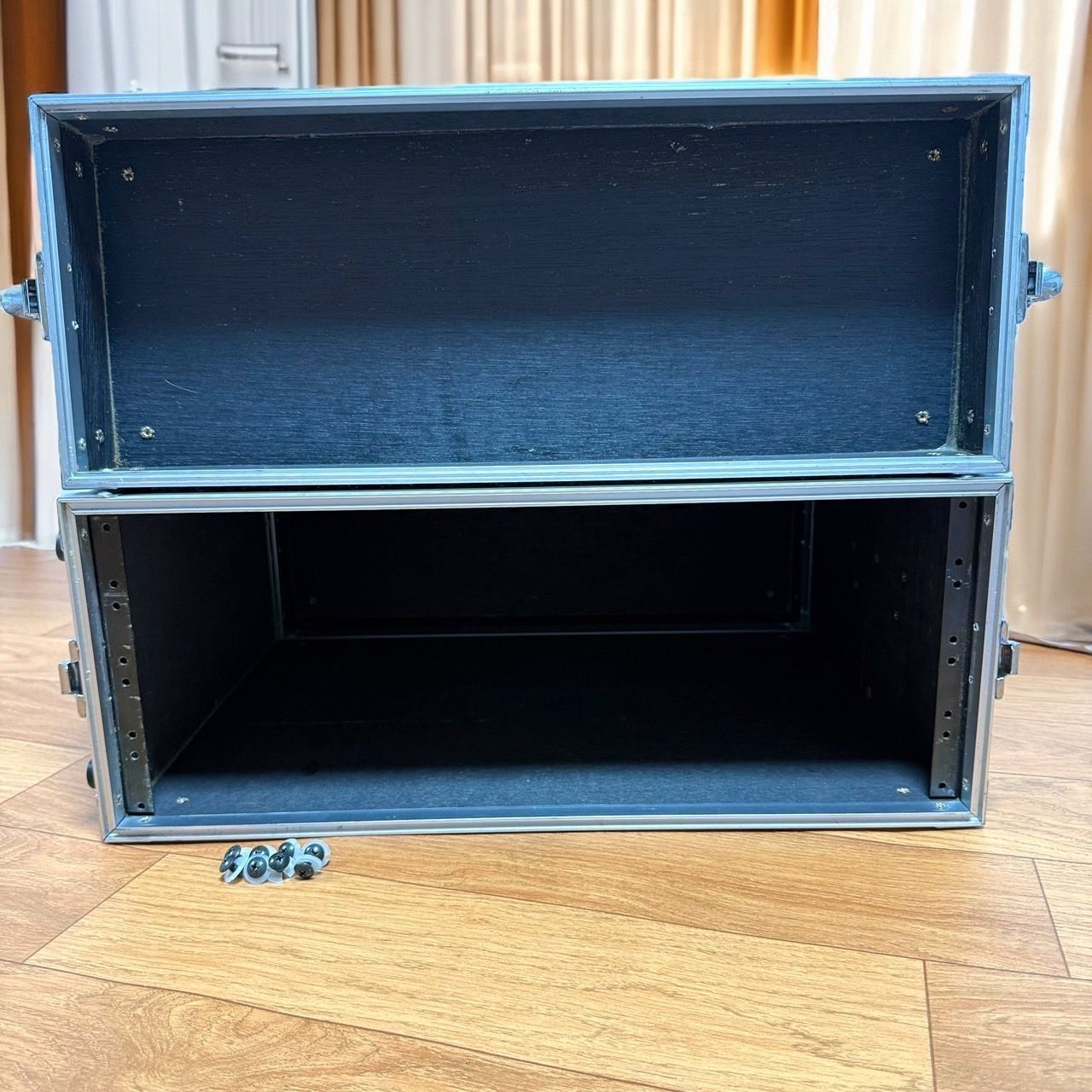 B☆送料無料 4Uラックケース 内寸 38×48×18 cm ネジ付き 外寸 50