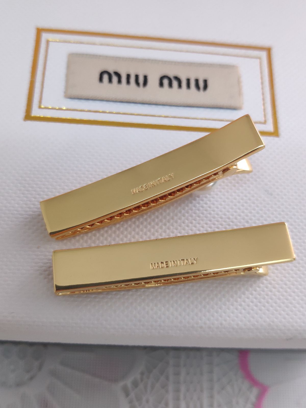 最終値下げMiu Miu ヘアピン 金色 クリスタル付き 楽天市場】MIUMIU ミュウミュウ ヘアピン 5IF074 2F4N