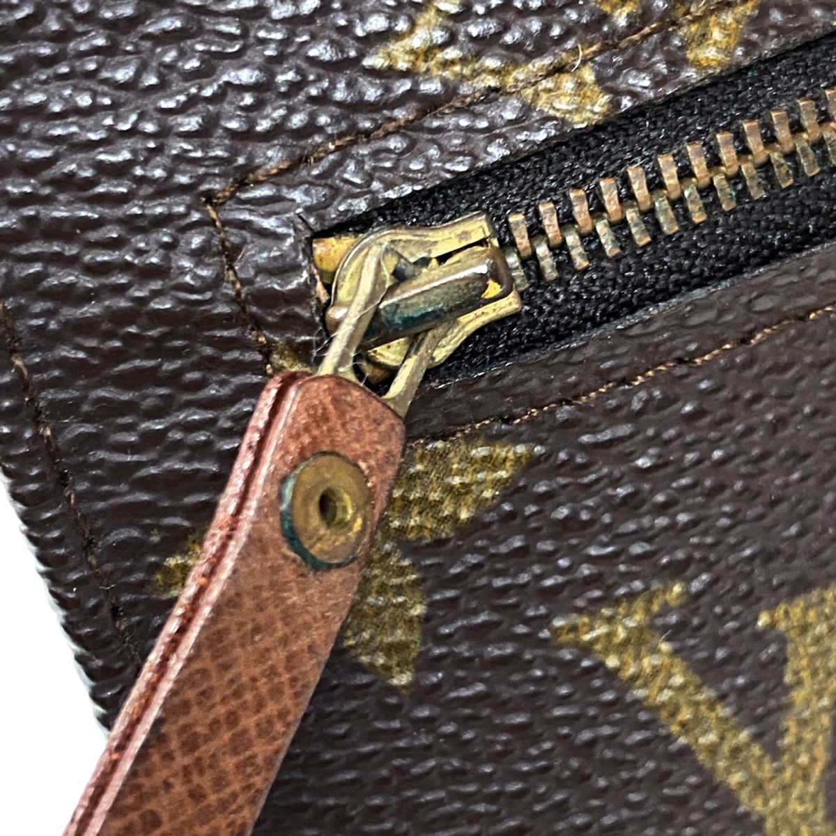 美品】 LOUIS VUITTON ルイヴィトン ラバ23 クラッチバッグ-