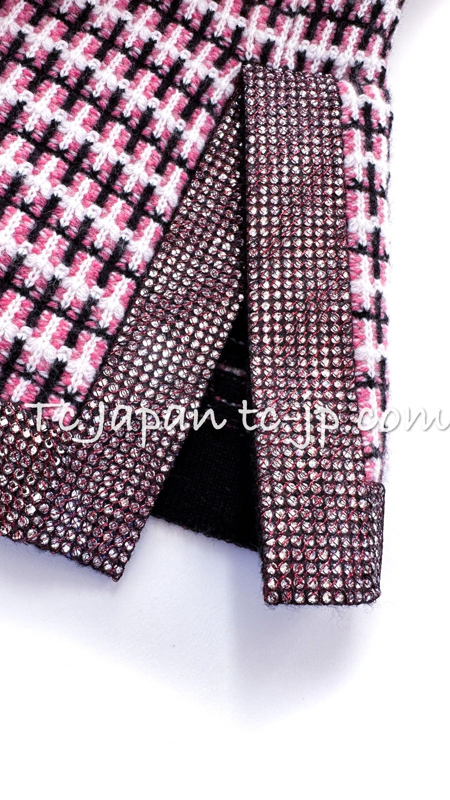 CHANEL - 100万超 シャネル カーディガン CHANEL ピンク 豪華 ラインストーン 極上やわらか カシミア ニット ジャケット カール・ラガーフェルド作品 超美品 36 38 100万超 シャネル カーディガン CHANEL ピンク 豪華 ライン