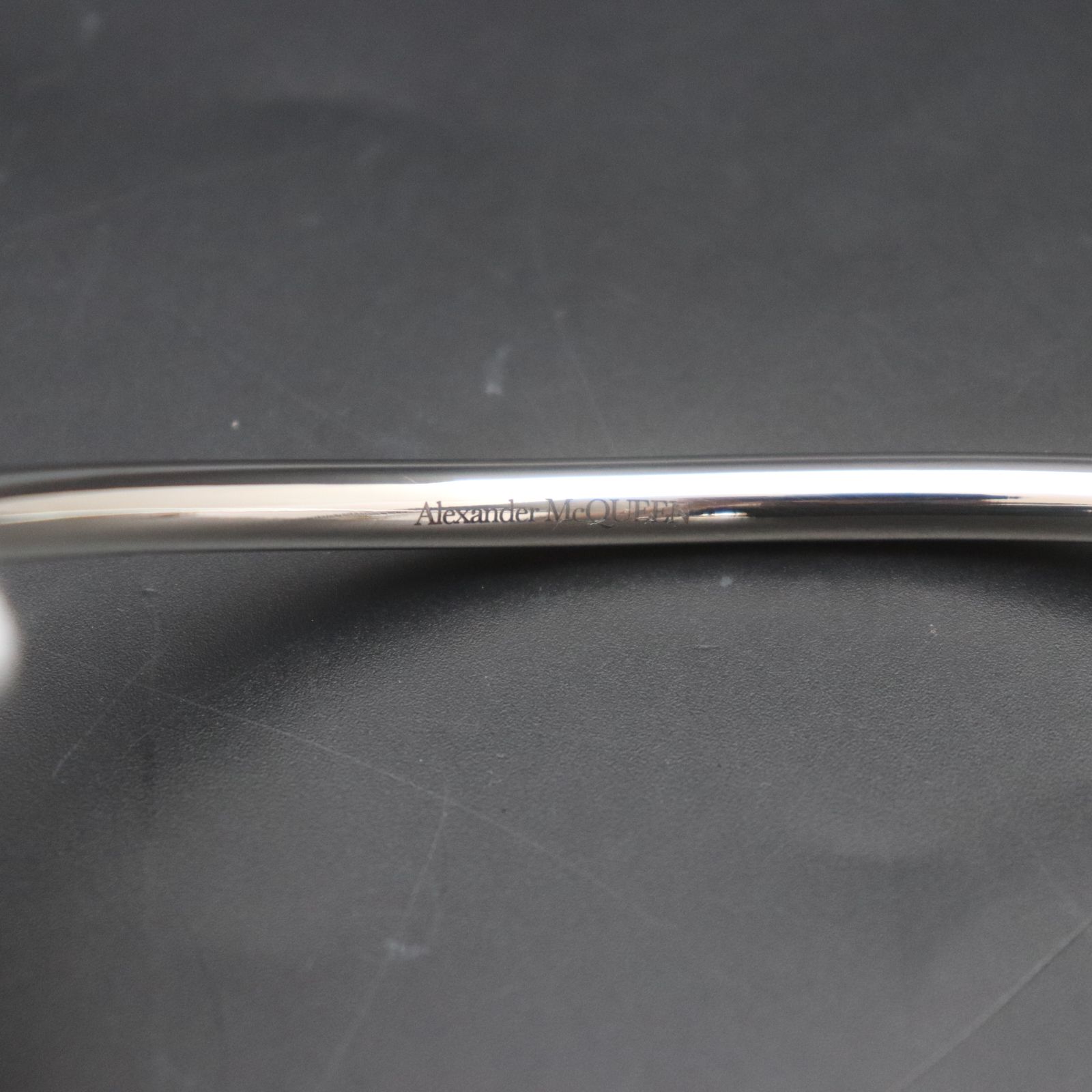 IT72LPFJ8KN7 アレキサンダーマックイーン スリム チューブ