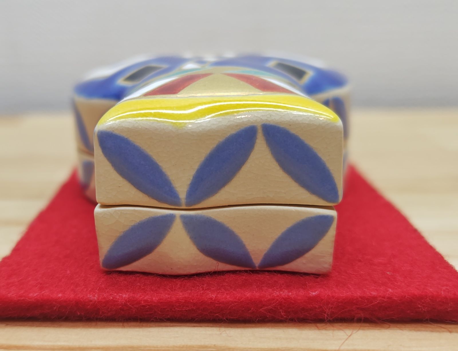 送料込【逢絢亭・新品】茶道具 香合 京焼 仁清写 奴凧形 手塚石雲 共箱入り 逢絢亭・新品】茶道具 香合 京焼 仁清写 奴凧形 手塚石雲 共