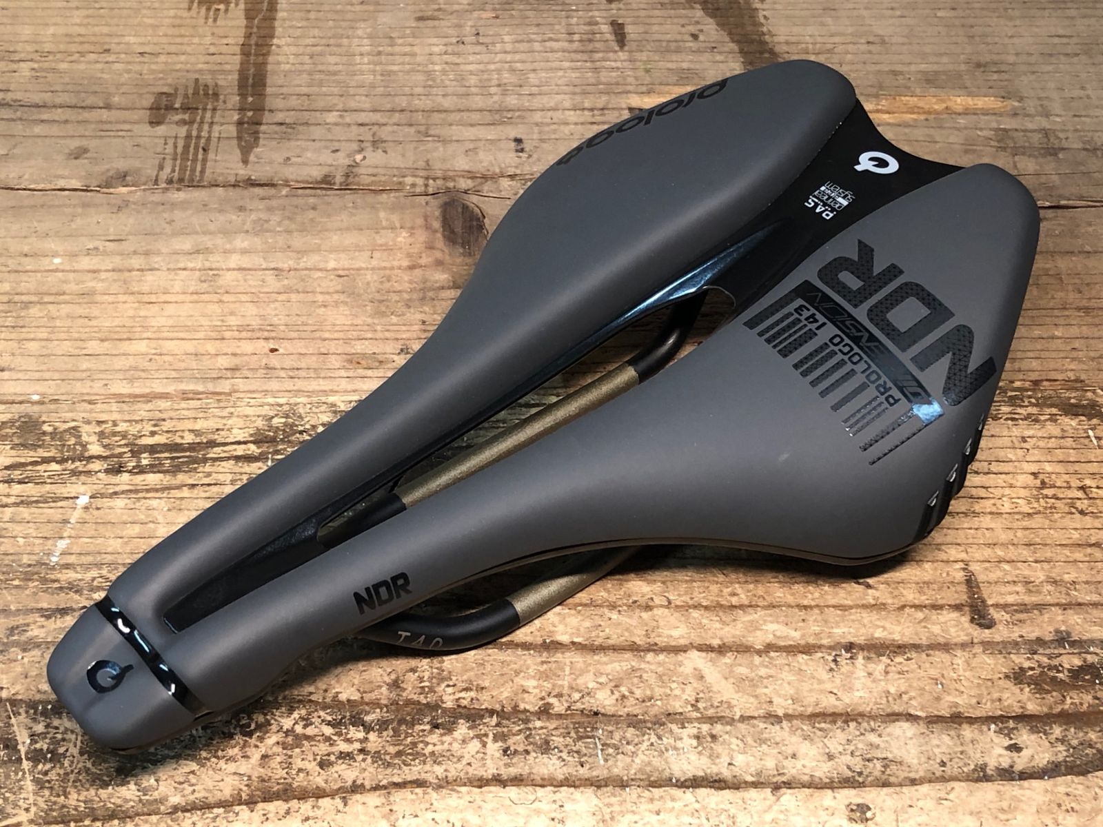 Prologo DIMENSION 143 サドル　ホワイト　重量186g Prologo DIMENSION 143 サドル ホワイト 重量186g prologo ( プロロゴ