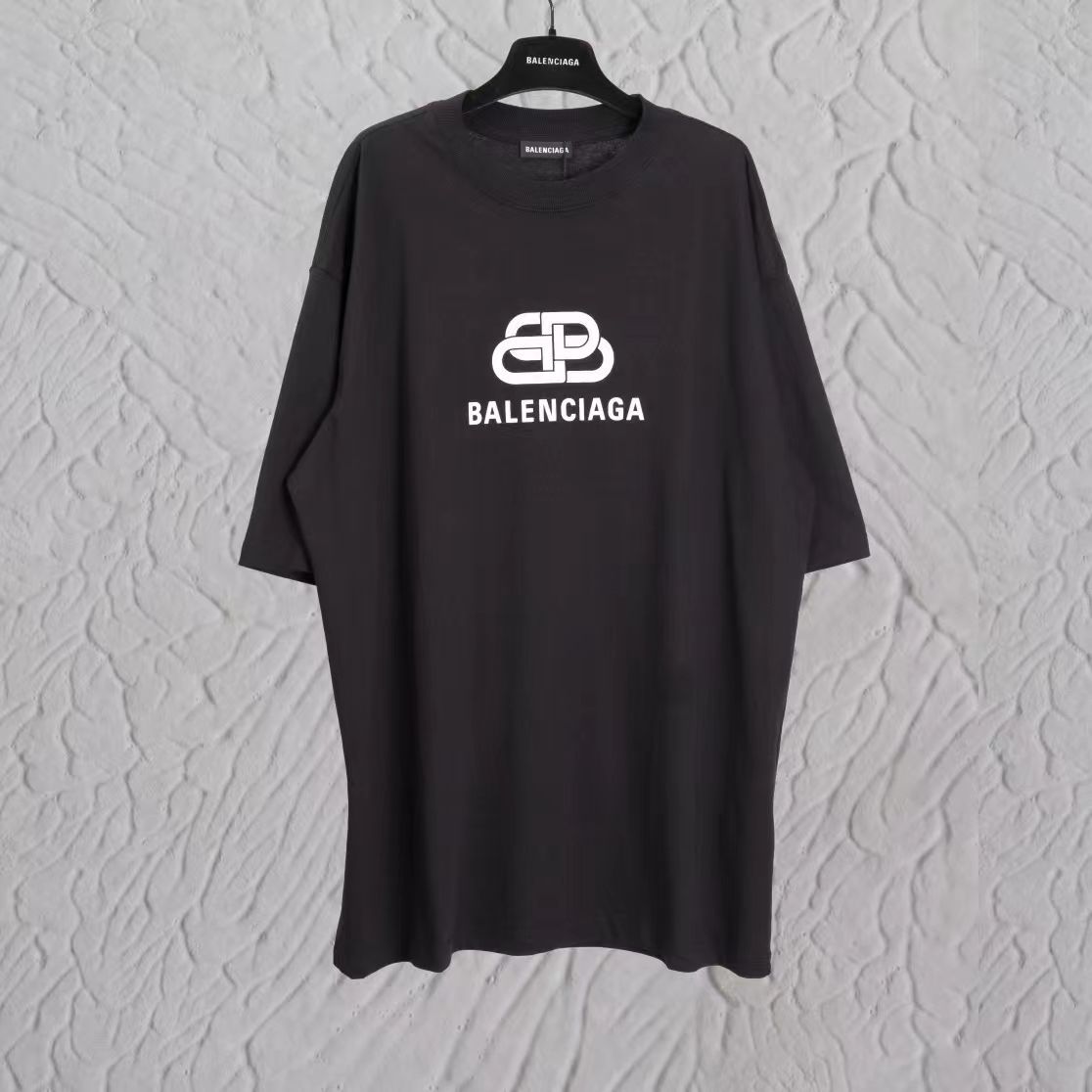 Balenciaga-バレンシアガBALENCIAGA BBロゴクルーネックTシャツ半袖 - メルカリ