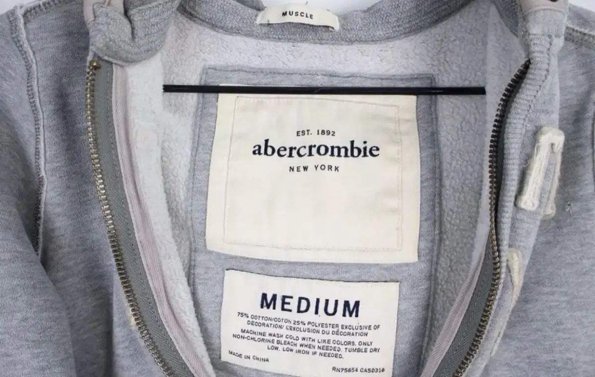  アバクロンビー フード ジップアップ パーカー トップス