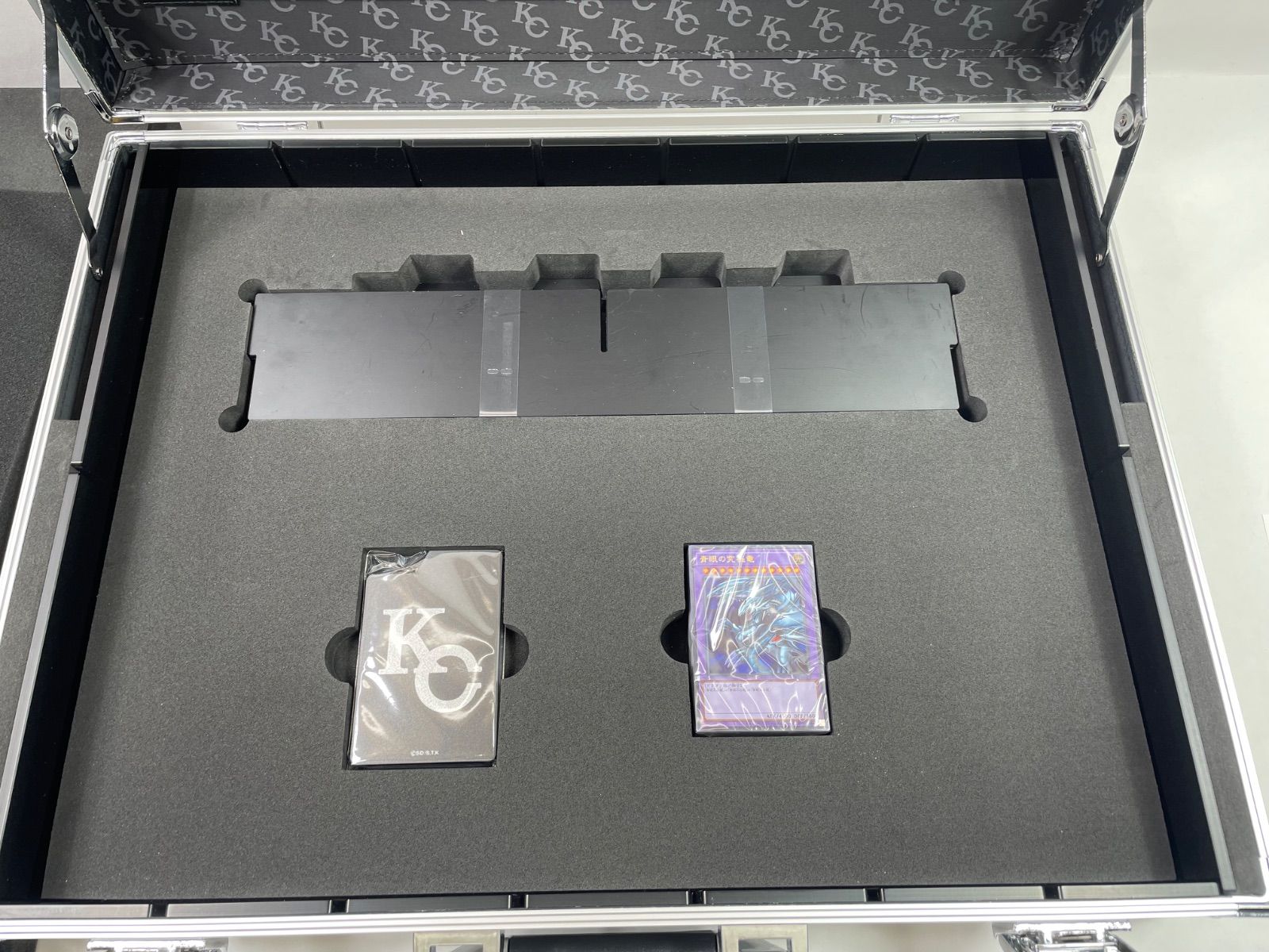 新品未開封　海馬セット　アタッシュケース付き　25周年　シクブル　ブルーアイズ 新品未開封 海馬セット アタッシュケース付き 25周年 シクブル