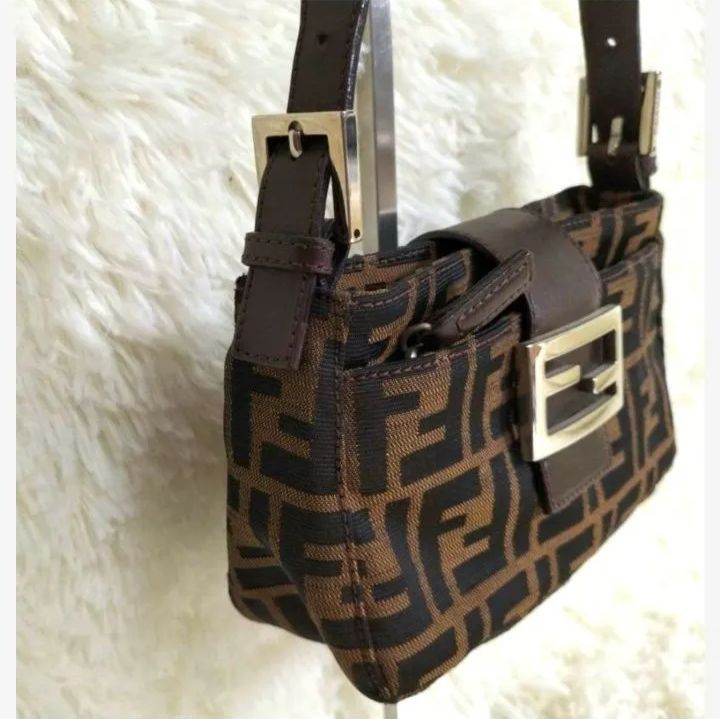 高評価なギフト 金具FF ズッカ柄 FENDI ハンドバッグ メルカリ - バッグ