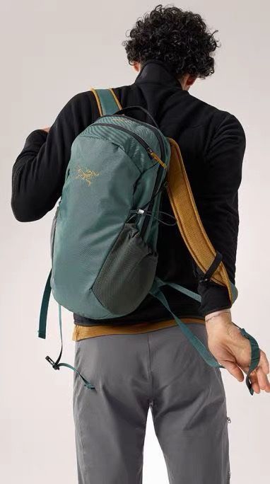 新品 アークテリクス ARC'TERYX アウトドア コンピューター バックパック ショルダーバッグ マンティス 26Ｌ