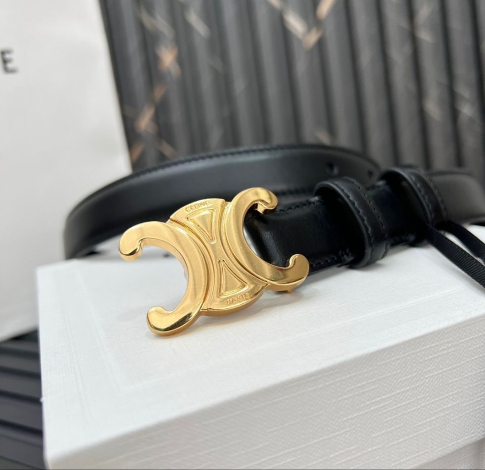 ✨超人気✨極美品✨CELINE セリーヌ ベルト 本革80 ベルト人気 ベルト 