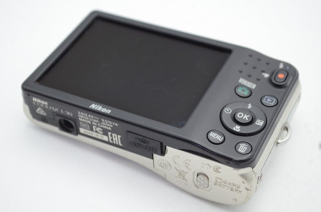 カメラ Nikon ニコン COOLPIX L30 コンパクトデジタルカメラ シルバー
