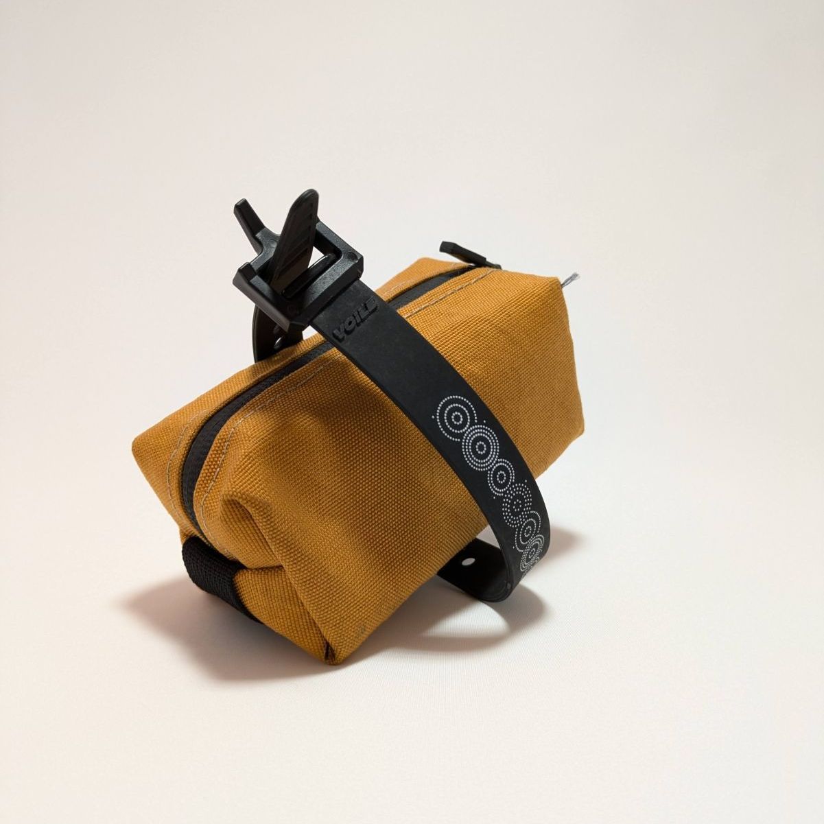 限定品 アウターシェル OUTERSHELL フレームバッグ M ホワイト OUTER