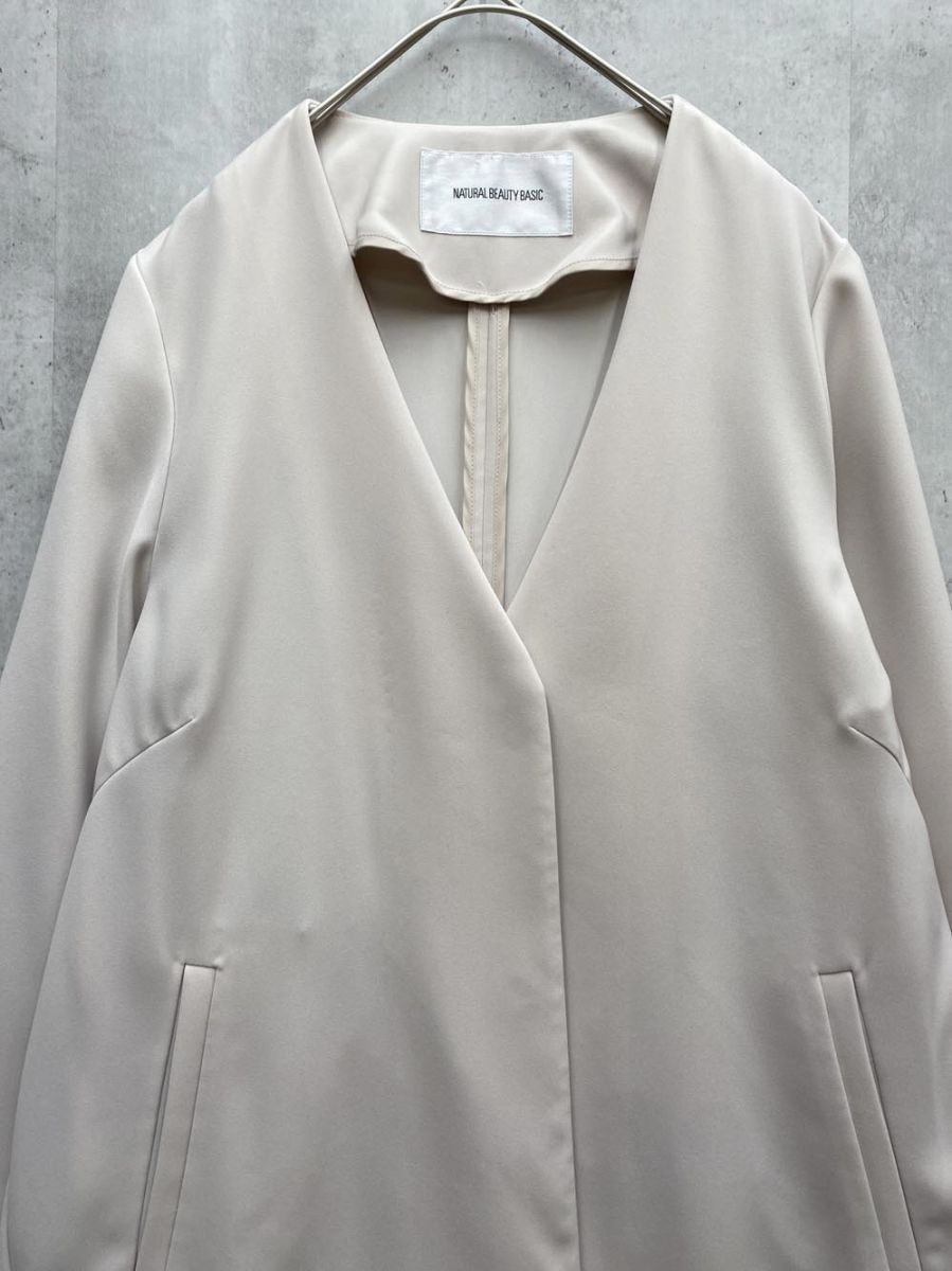 ノーカラー　Vネックコート ナチュラル ビューティー ベーシック NATURAL BEAUTY BASIC（ナチュラルビューティーベーシック）の