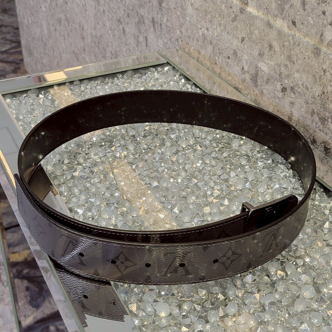 ルイヴィトン LV サンチュール LV イニシャル ベルト エクリプス