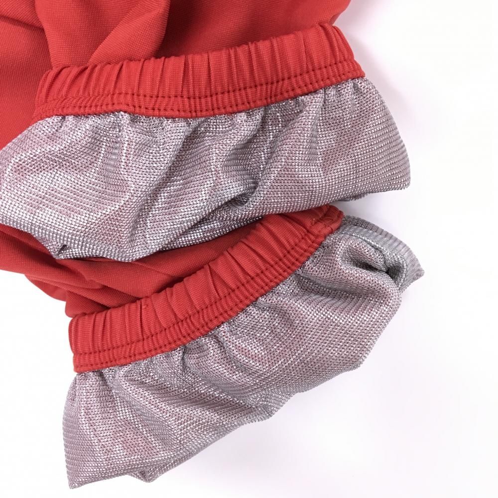 レッド系×ベージュ