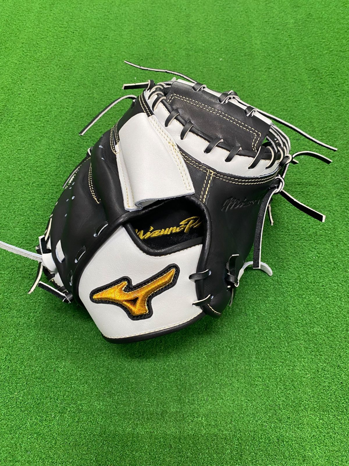 Under Armour I WILL ファーストミット 軟式用グローブ 黒 Under Armour I WILL ファーストミット 軟式用グローブ 黒