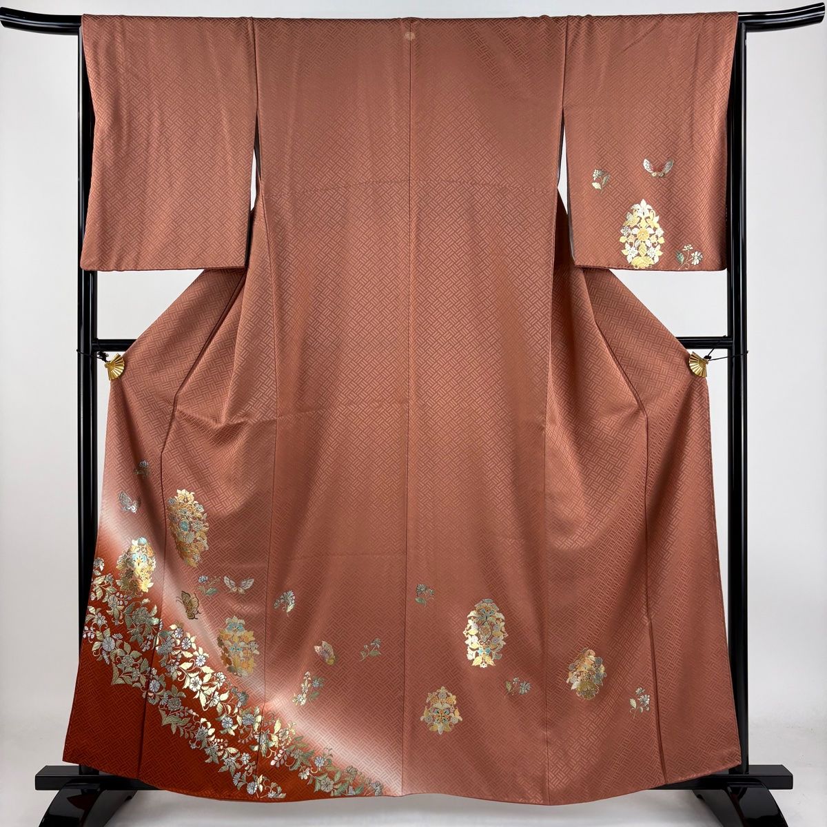 付下げ 身丈160cm 裄丈65cm M 袷 草花 蝶 金銀彩 ぼかし 赤茶