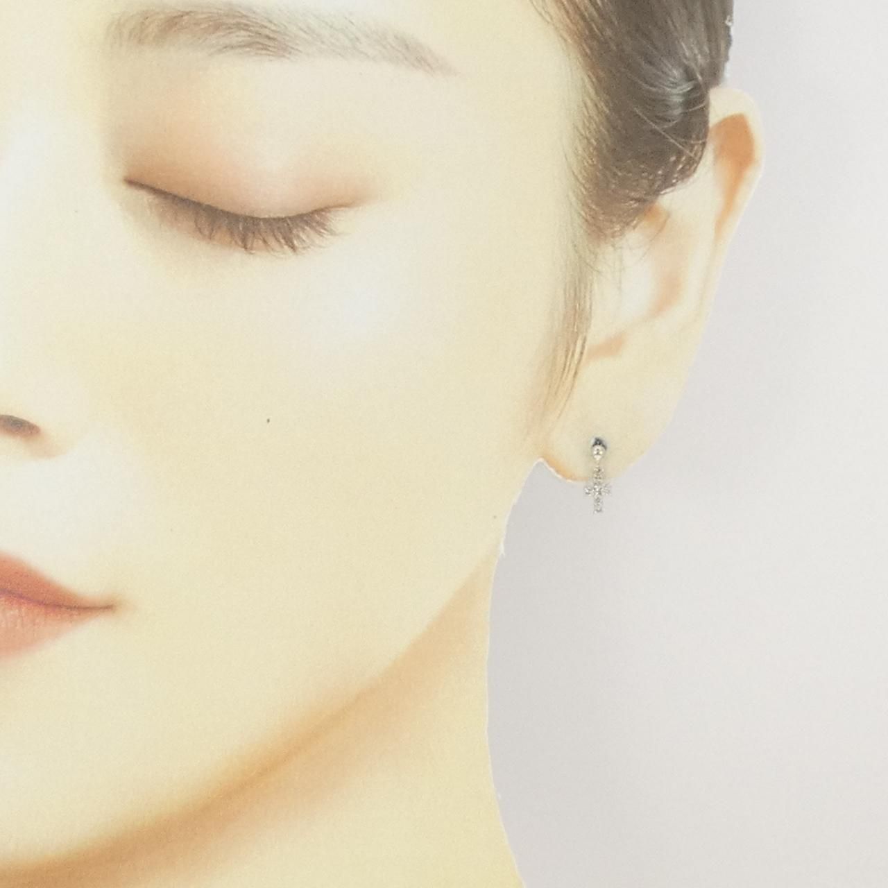 ピアス 0.12CT