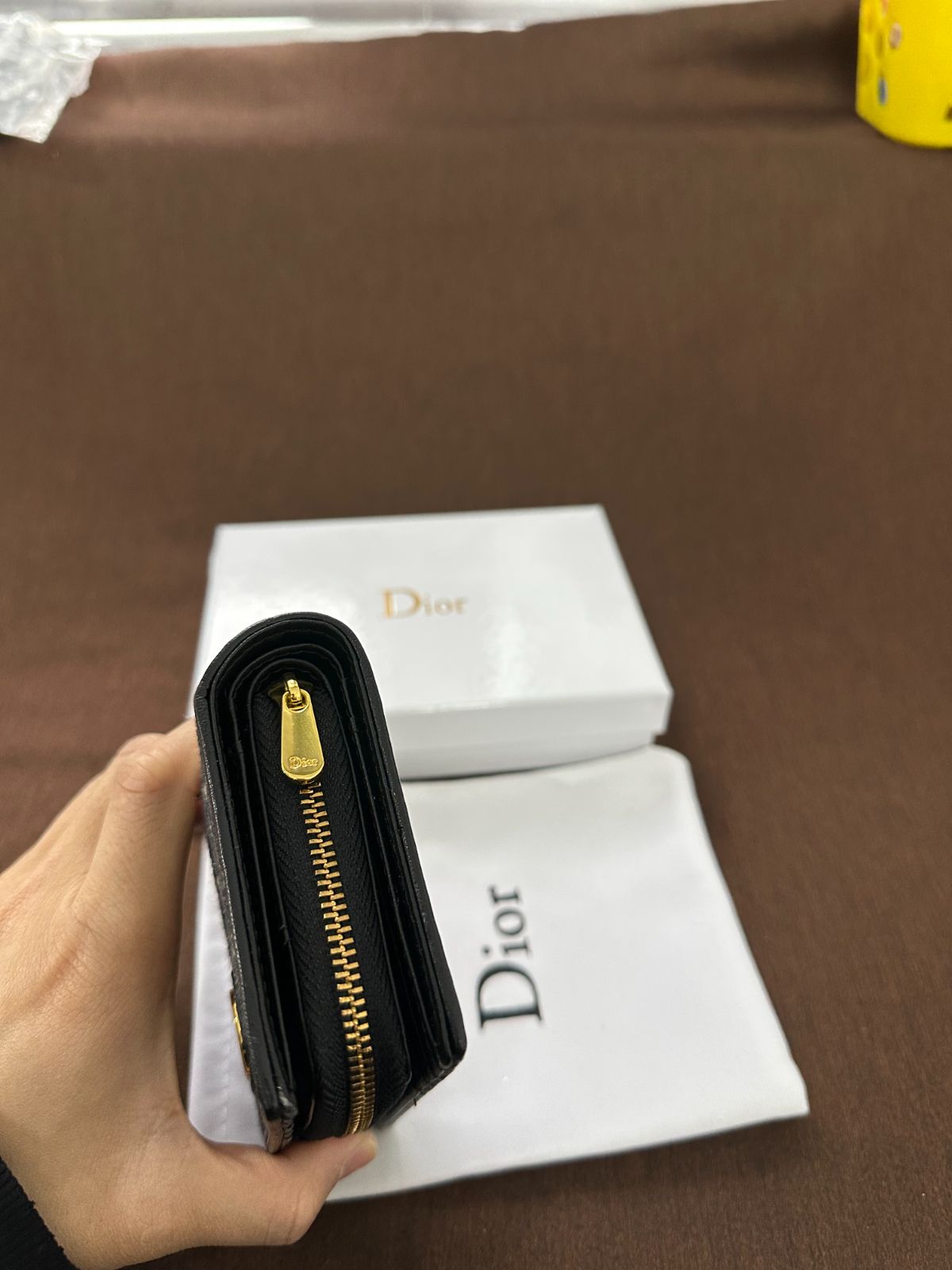 ディオール二つ折り財布
