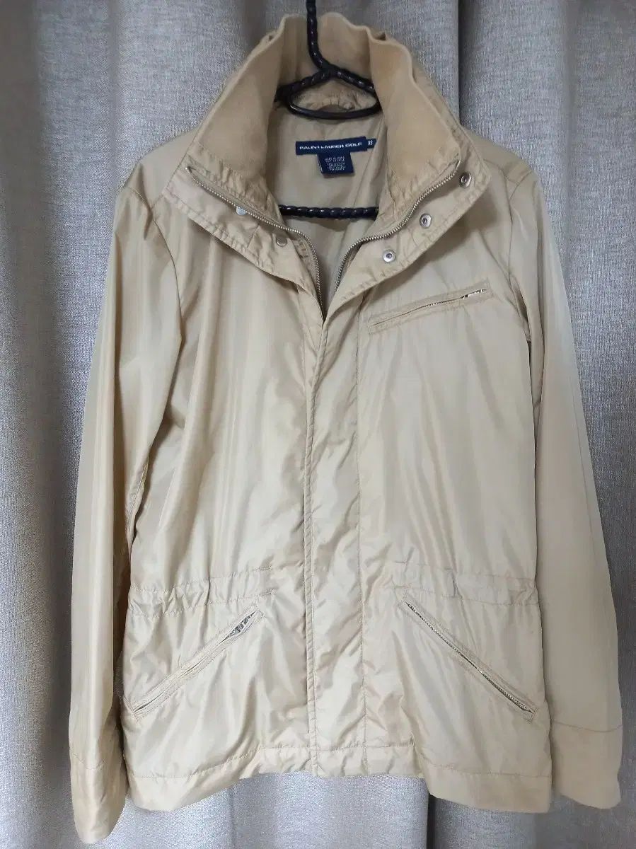 ウィンドブレーカー