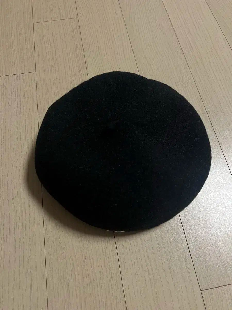 ブラック