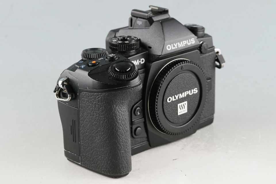 Olympus OM-D E-M1 Mirrorless Digital Camera *Shutter Count