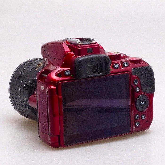 ニコン Nikon D5500 レンズキット 一眼レフカメラ SDカード付 ニコン