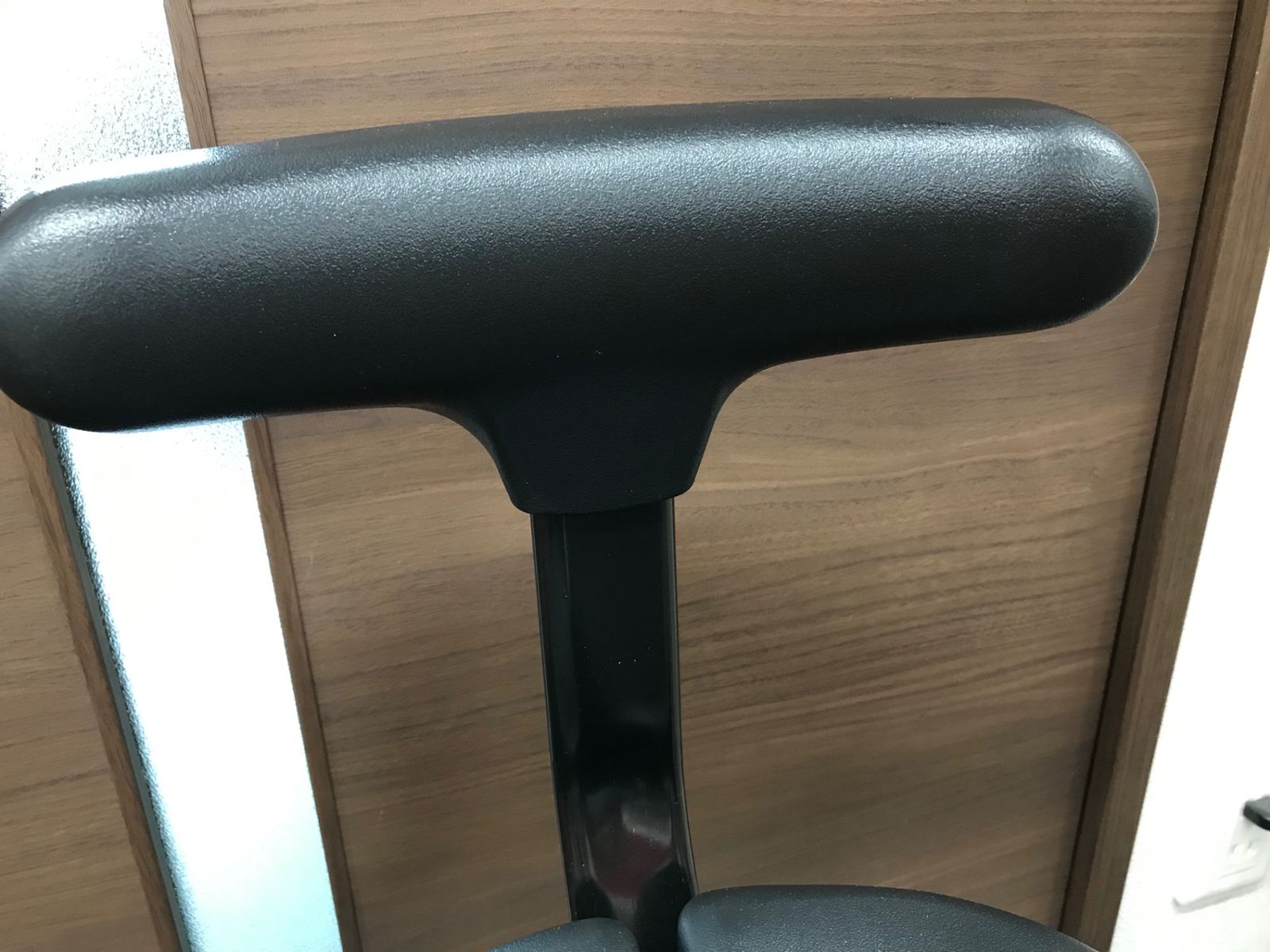 健康イス ブラック