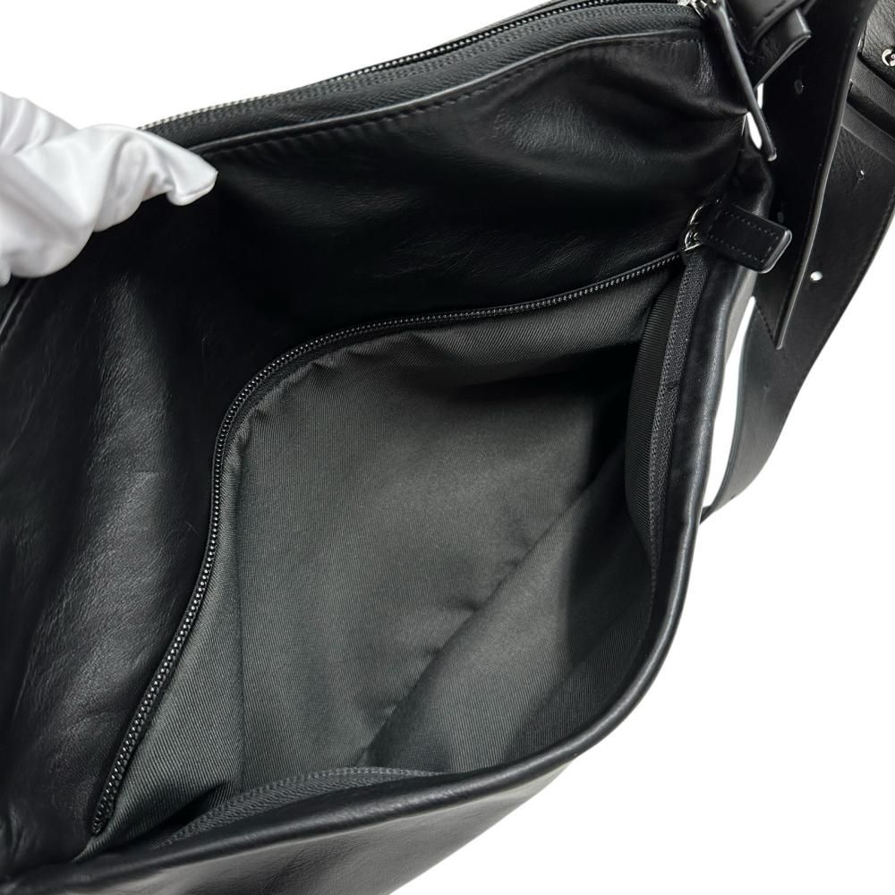 ear PAPILLONNER/イアパピヨネ ショルダーバッグ レザー ブラック