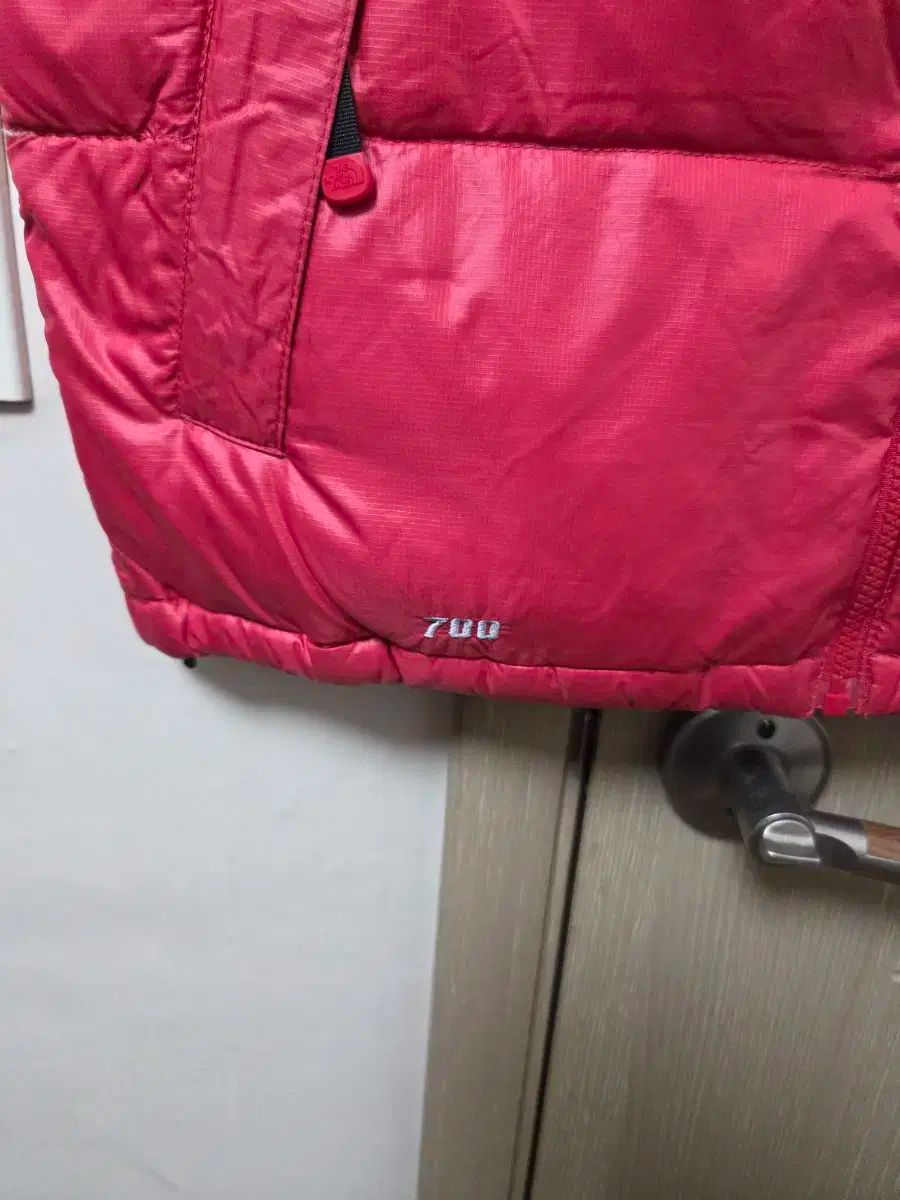 THE NORTH FACE ザノースフェイス ヌプシ Nuptse 赤黒 グースダウン ダウンベスト 90