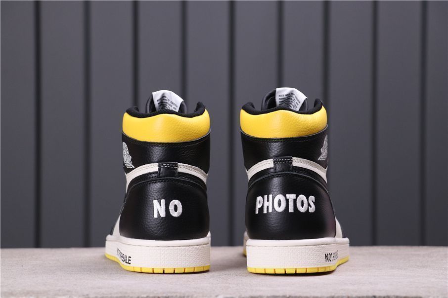 NIKE エアジョーダン1 レトロ　ハイ　OG バーシティ　メイズ 7111fKfiXpL._UY300_.jpg