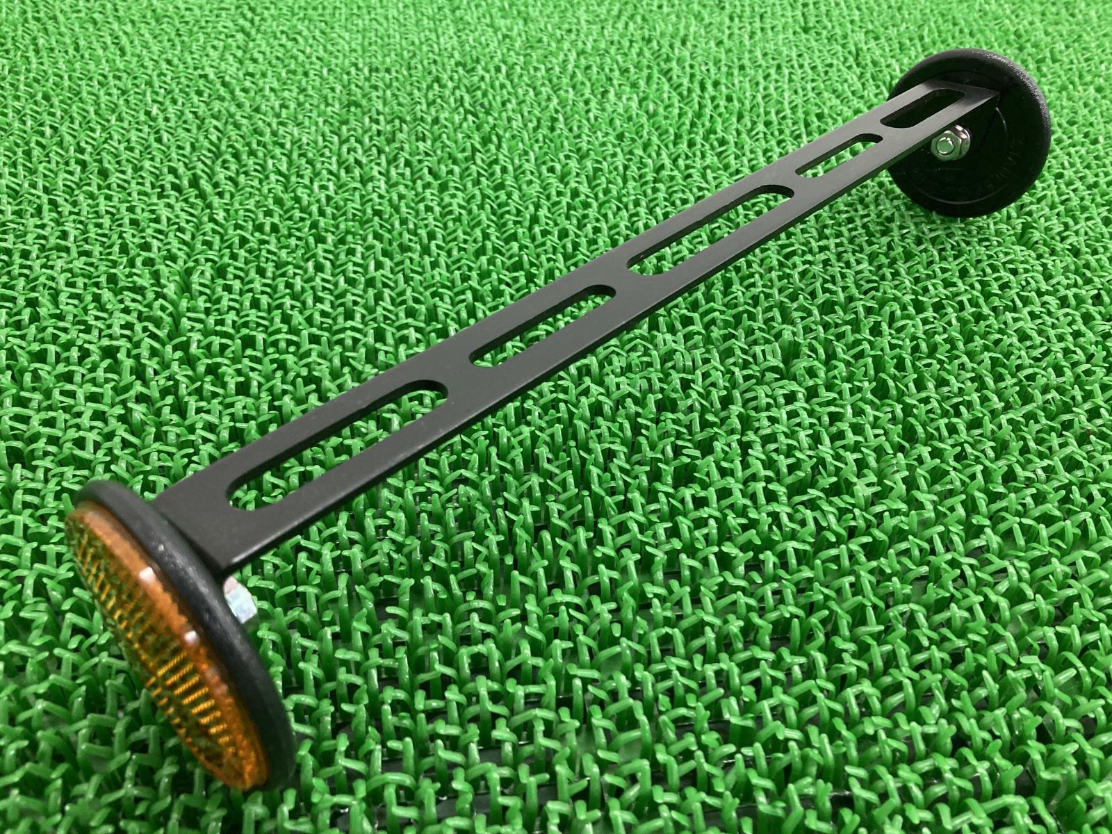 MT-09 リアフェンダーリフレクター 072-0789 ヤマハ 純正 中古 バイク 部品 RN52J 反射板 割れ欠け無し 品薄 希少品 車検 Genuine