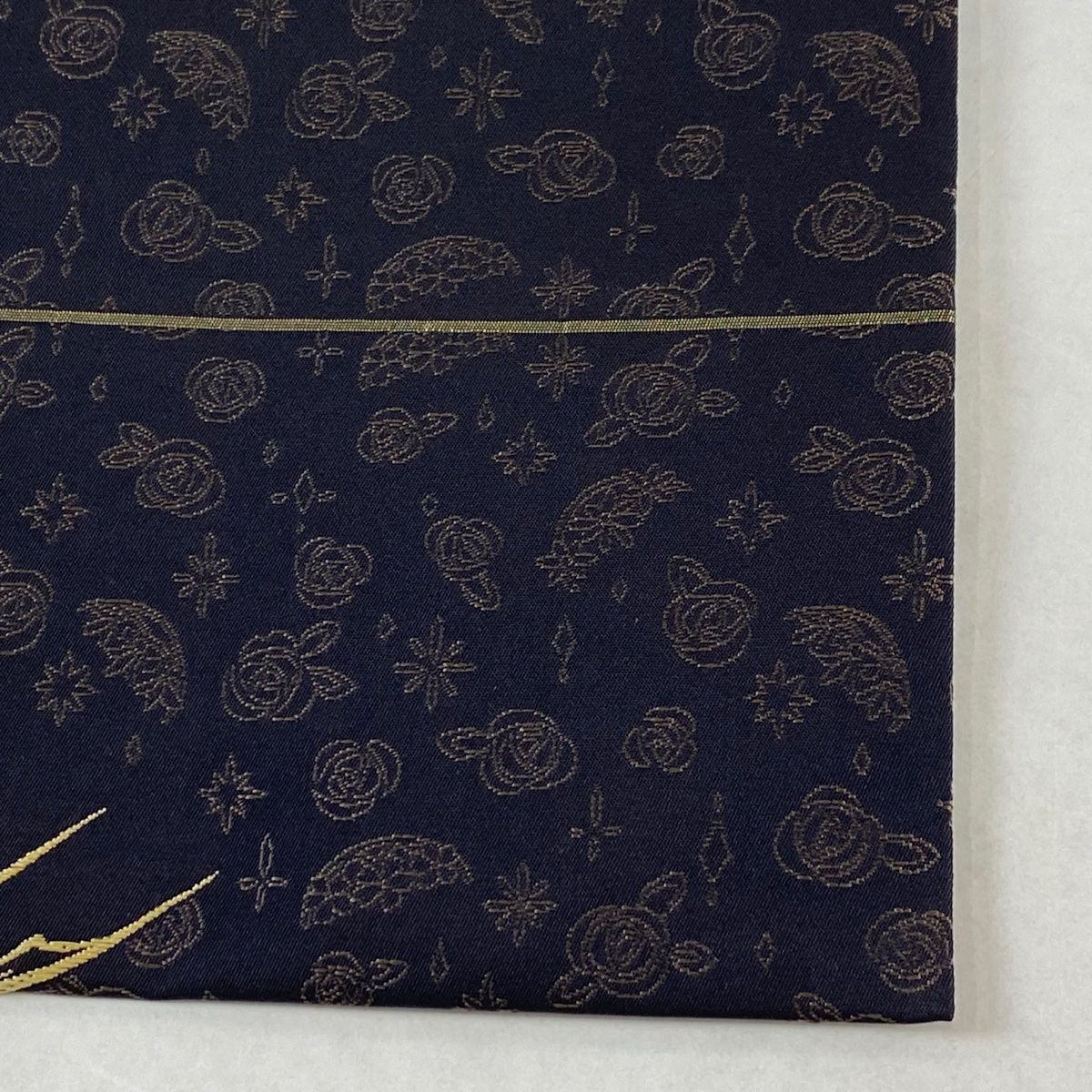 名古屋帯 美品 逸品 城 美女と野獣 金銀糸 箔 黒灰 正絹 【中古
