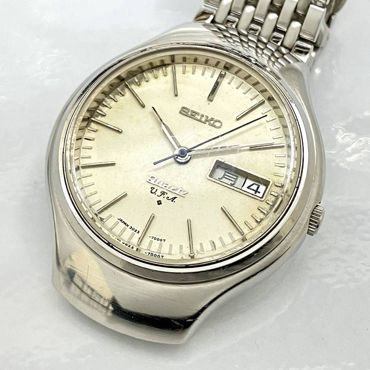 ジャンク SEIKO セイコー V.F.A 3823-7000 クォーツ 稼働品 - メルカリ