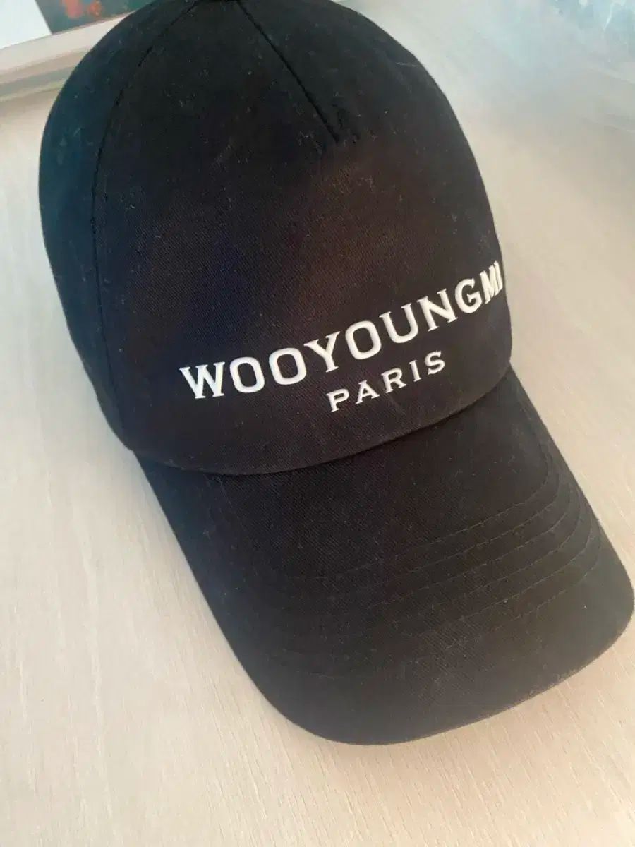 新品同様❗️wooyongmi ウーヨンミ WYM ロゴ ボールキャップ 黒 WOOYOUNGMI(ウーヨンミ) WYM ロゴ ボールキャップ 帽子 - メルカリ