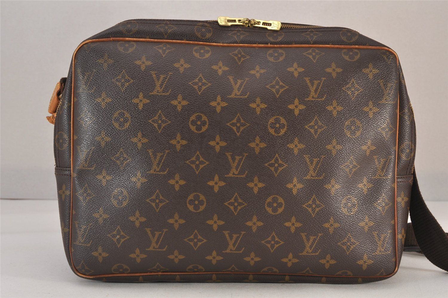 LOUIS VUITTON ルイヴィトン モノグラム リポーター GM
