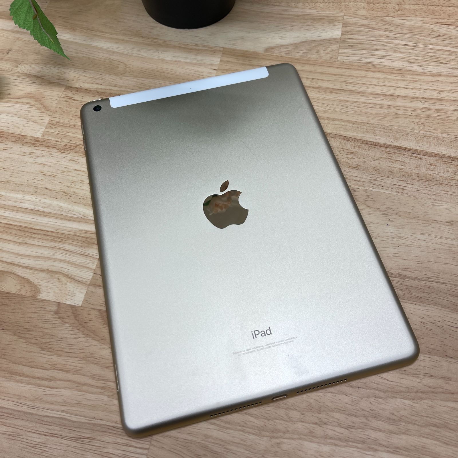 iPad(第5世代) iPad 第5世代 32GB Cellularモデル au版 32GB ベスト Wi-