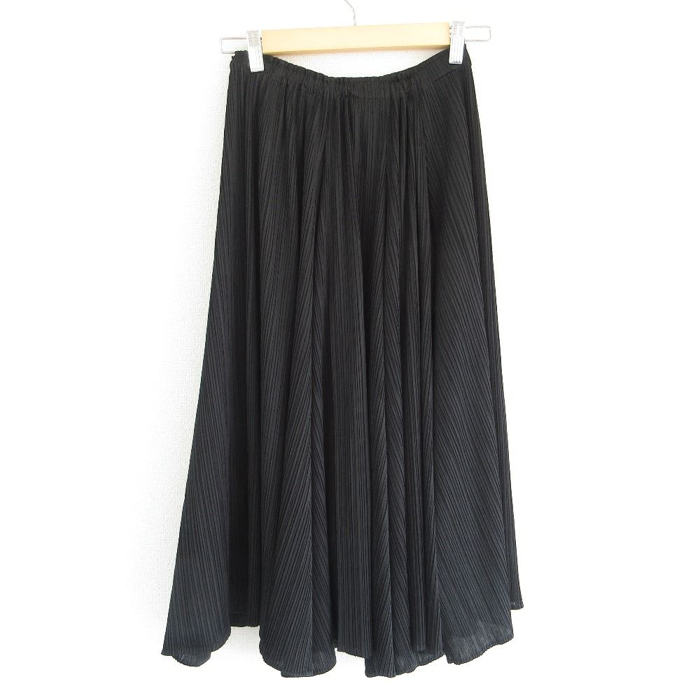 ♠ PLEATS