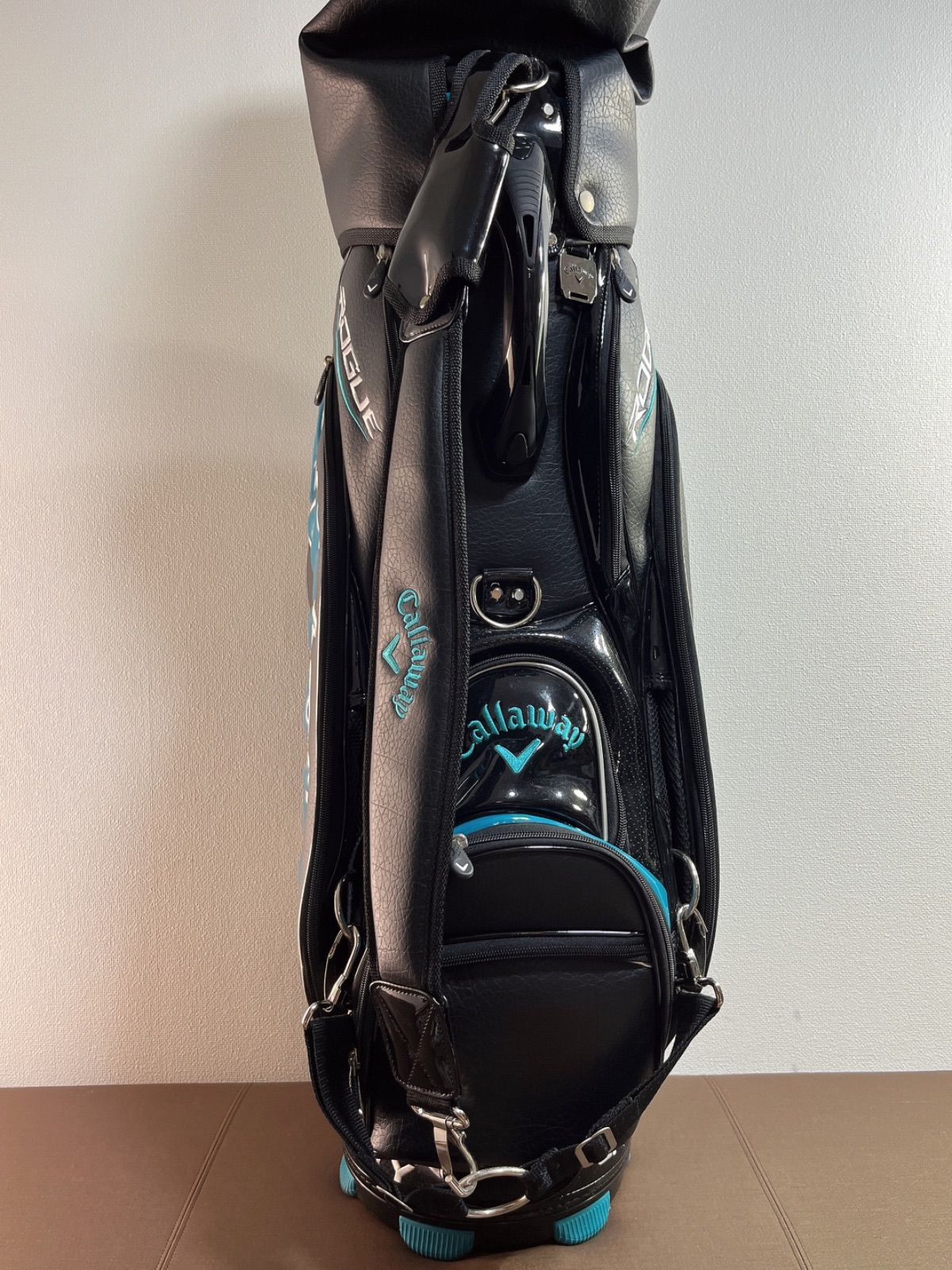【美品】 Callaway ROGUE キャディバッグ 3点式 ツアーモデル Callaway ROGUE キャロウェイ ローグ 3点式ツアーキャディバッグ