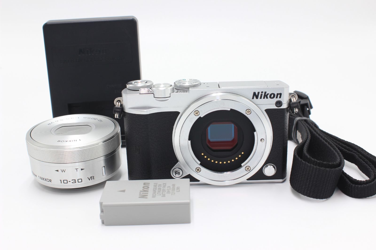 Nikon1 J5 + キットレンズ10-30VR（Nikon 1 J5 10-30mm VR