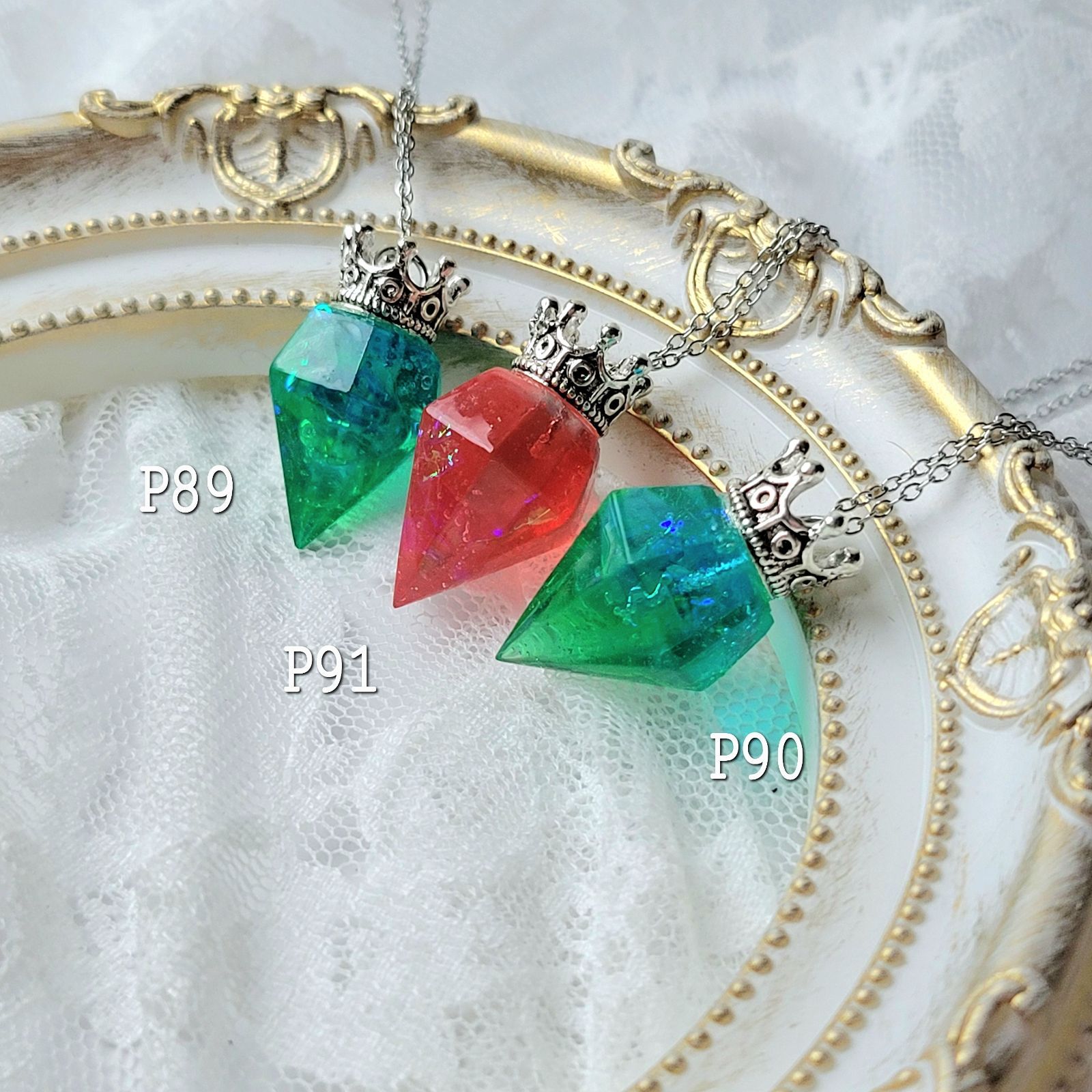 魔法のミニクリスタルネックレス ペンデュラム 鉱石 レジン