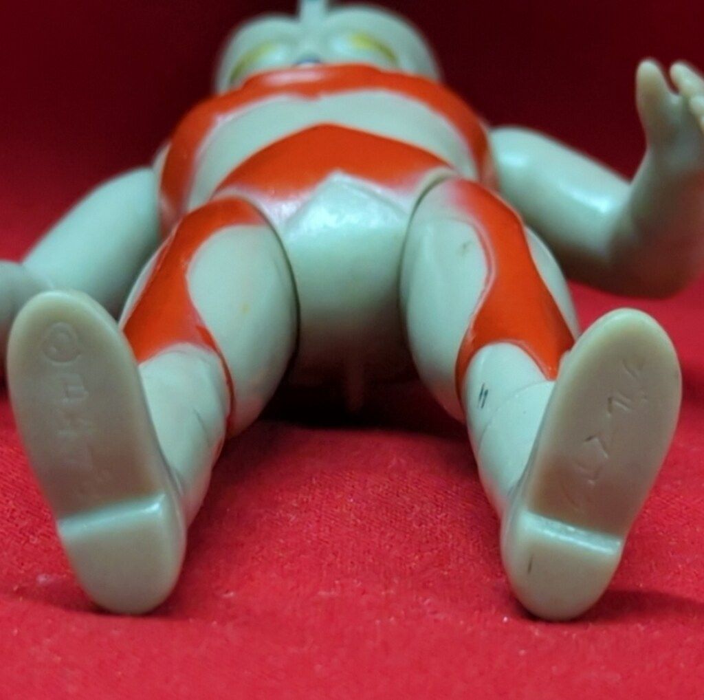 ブルマァク ミドルサイズ ウルトラマンA 灰色成型色 - メルカリ
