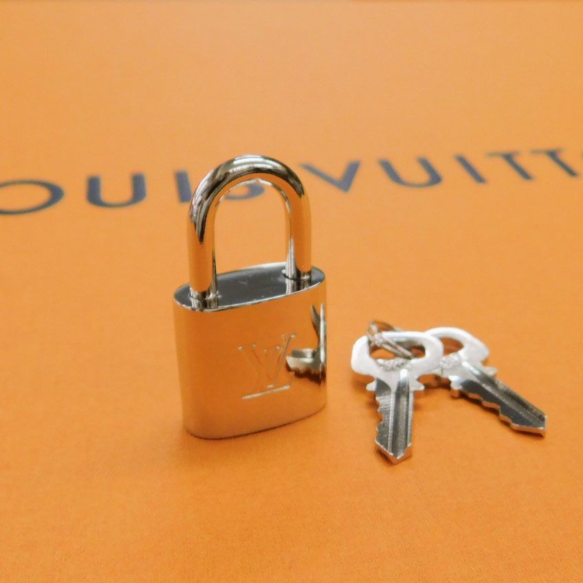 美品 ルイヴィトン カデナ パドロック 南京錠 シルバー LOUIS VUITTON ルイ・ヴィトン カデナ パドロック 南京錠 鍵付き
