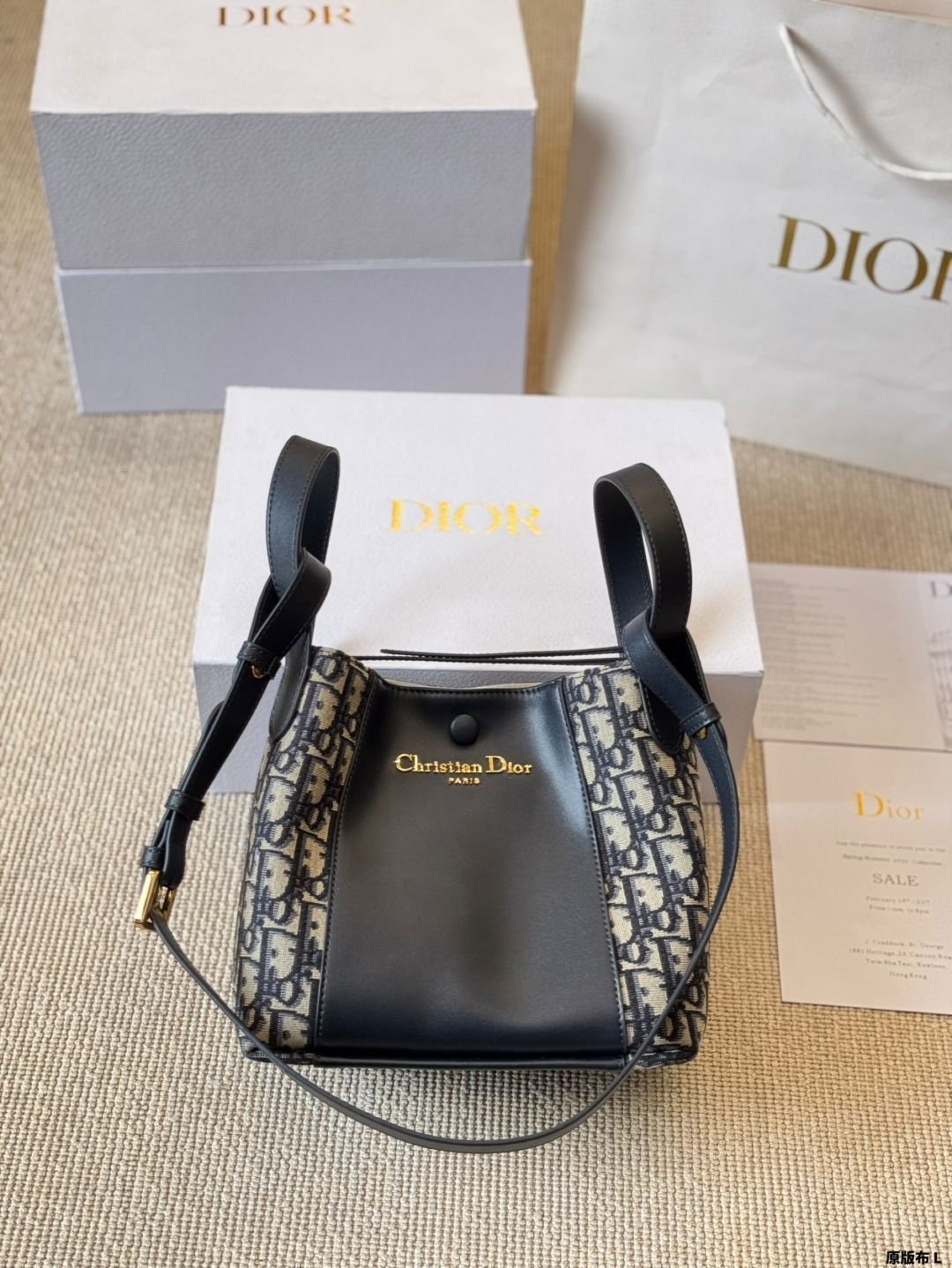 【上品なシルエット♪】Dior Signature バケットバッグ スモール DIOR | バケットバッグ - ウィメンズファッション - Fashion