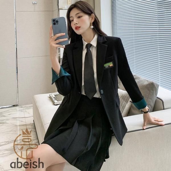 女の子 学生服