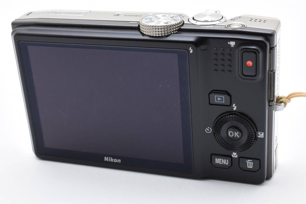 Nikon COOLPIX S8200 クールピクス コンパクトデジタルカメラ COOLPIX S8200 - 概要 | コンパクトデジタルカメラ | ニコン