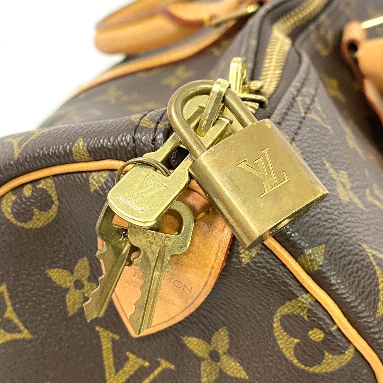 LOUIS VUITTON】キーポル 50 モノグラム パドロック ポワニエ