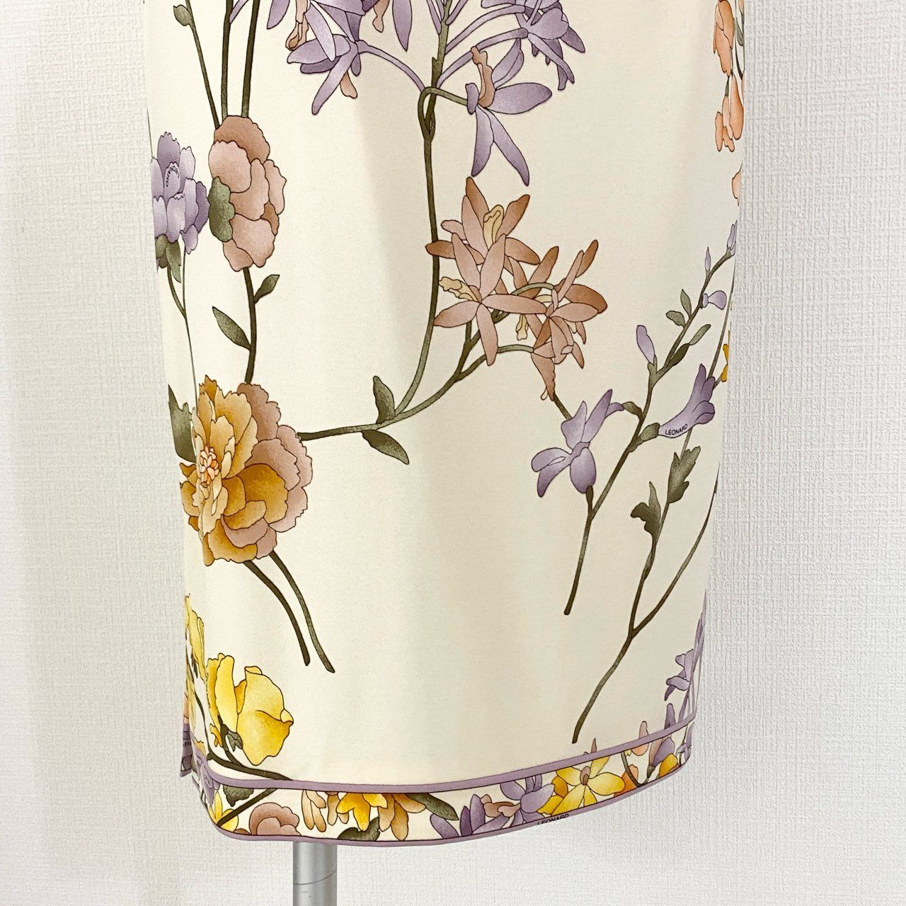 37e26-17 《美品》 LEONARD レオナール 美しい花柄プリント 花柄 