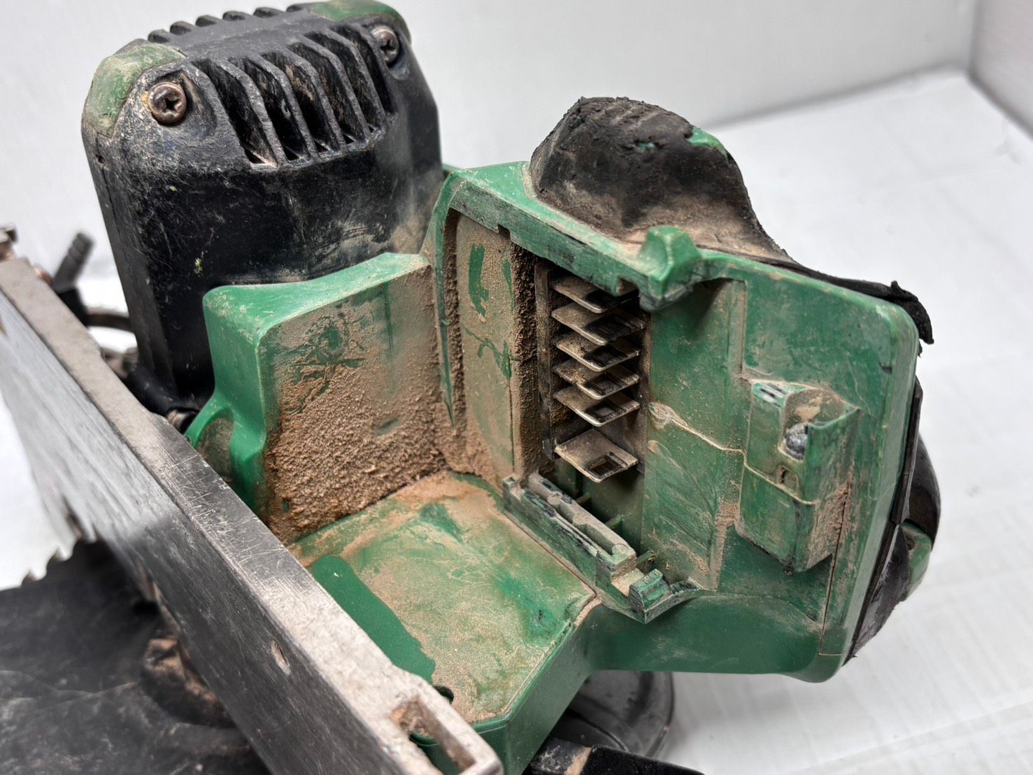 h9419日立工機 18V 165mm 充電式 丸ノコ C18DBAL 本体 ケース付き HRDEVELOPMENT_JP