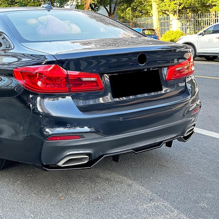 スポーティ全開♪ BMW リアバンパー リアディフューザー G30 523d 523i 530i 530e 540i Mスポーツ セダン 前期 黒 b12095
