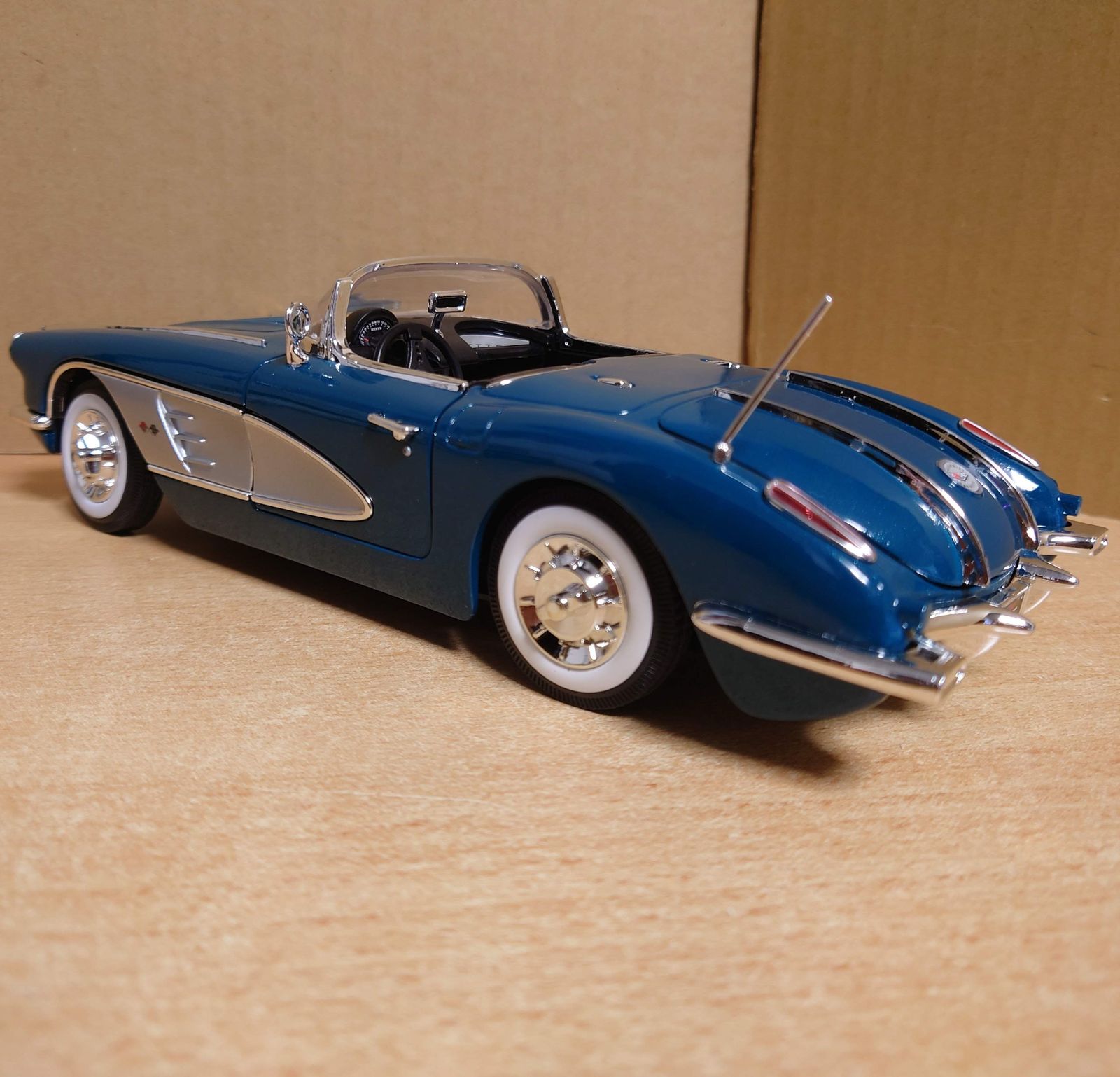 1/18 シボレーコルベット C1 1958 ブルー Chevrolet - メルカリ